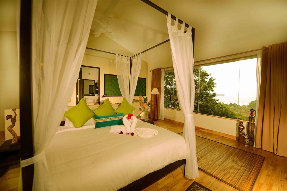 Ambong Rainforest Retreat Pantai Tengah  Exterior foto