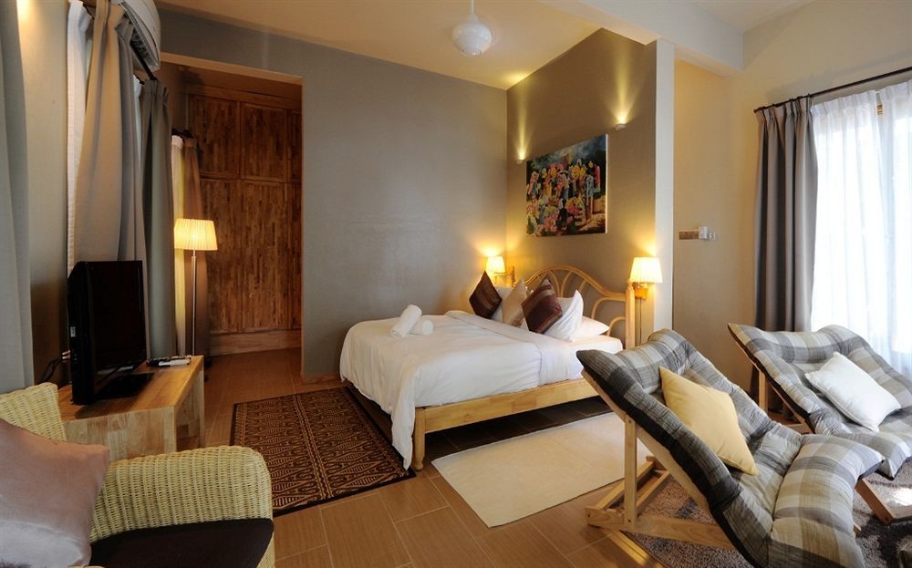 Ambong Rainforest Retreat Pantai Tengah  Exterior foto